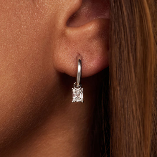 De la Paix Maxime 14 karat whitegold ear stud with diamond 0.24 carat - - Isabel Bernard