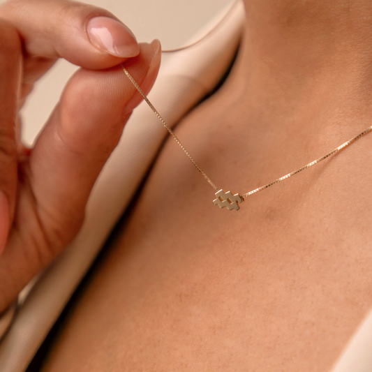 Étoiles d’Or Aquarius 14 Carat Gold Venetian Necklace With Horoscope - - Isabel Bernard