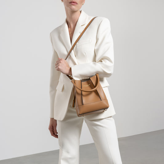 Femme Forte Minette camel calfskin leather handbag - - Isabel Bernard