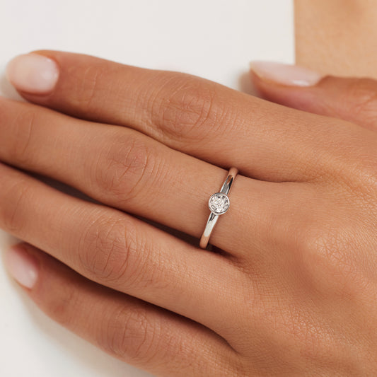 De la Paix Inaya 14 karat white gold ring with diamond 0.03 carat - - Isabel Bernard