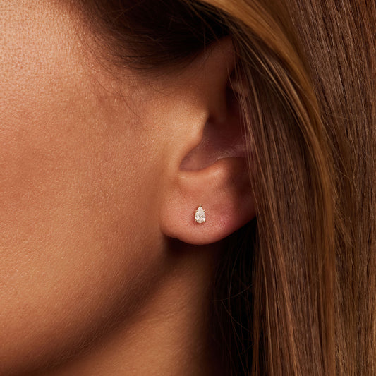 De la Paix Eloise 14 karat gold ear stud with diamond 0.2 carat - - Isabel Bernard