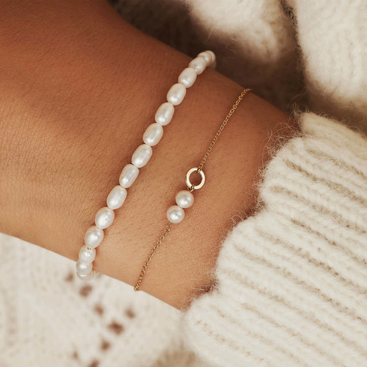 Belleville Luna 14 karat gold bracelet with freshwater pearls - - Isabel Bernard