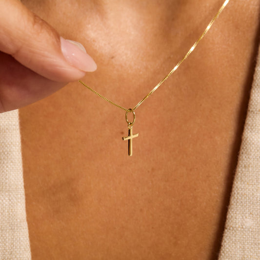 Le Marais Cross 14 karat gold charm - - Isabel Bernard
