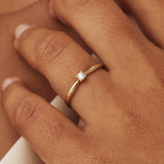 De la Paix Celesse 14 karat gold ring with diamond 0.07 carat - - Isabel Bernard