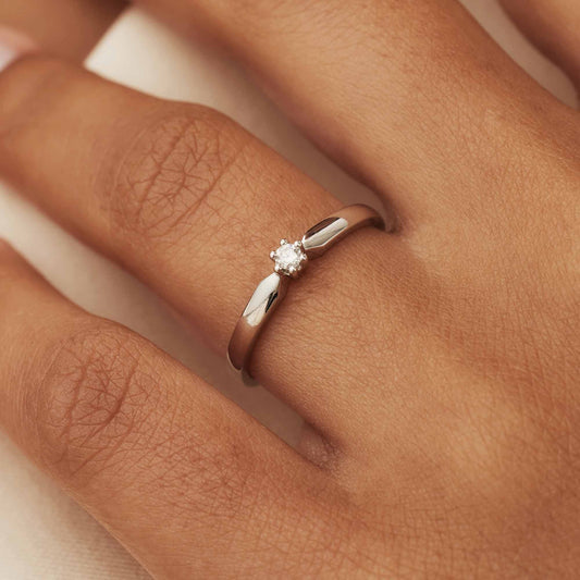 De la Paix Emily 14 karat white gold ring with diamond 0.05 carat - - Isabel Bernard