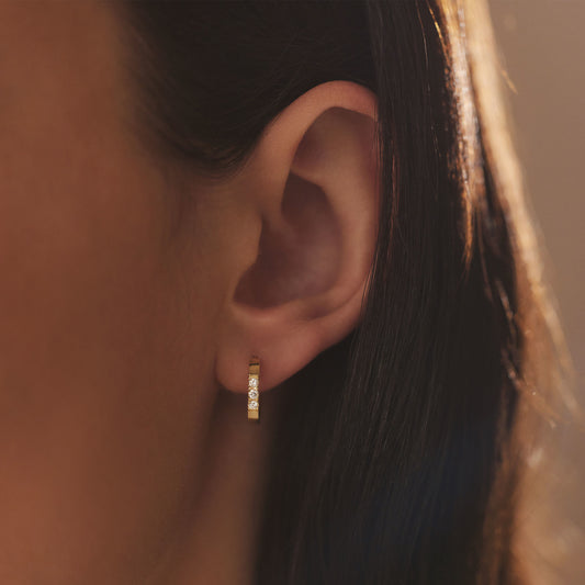 De la Paix Madeline 14 karat gold hoop earrings with diamond 0.15 ct - - Isabel Bernard