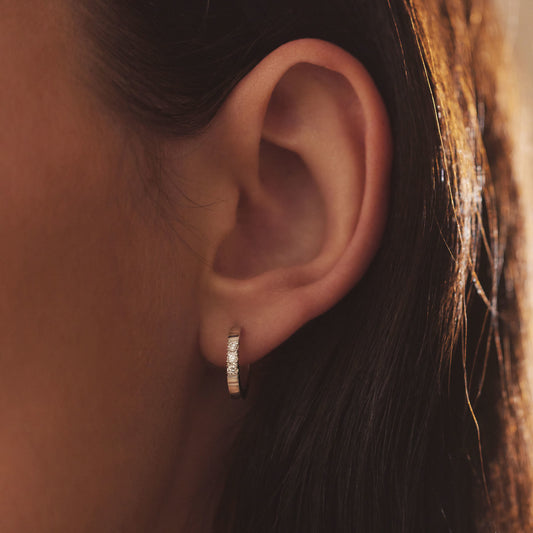 De la Paix Madeline 14 karat white gold earrings with diamond 0.15 ct - - Isabel Bernard