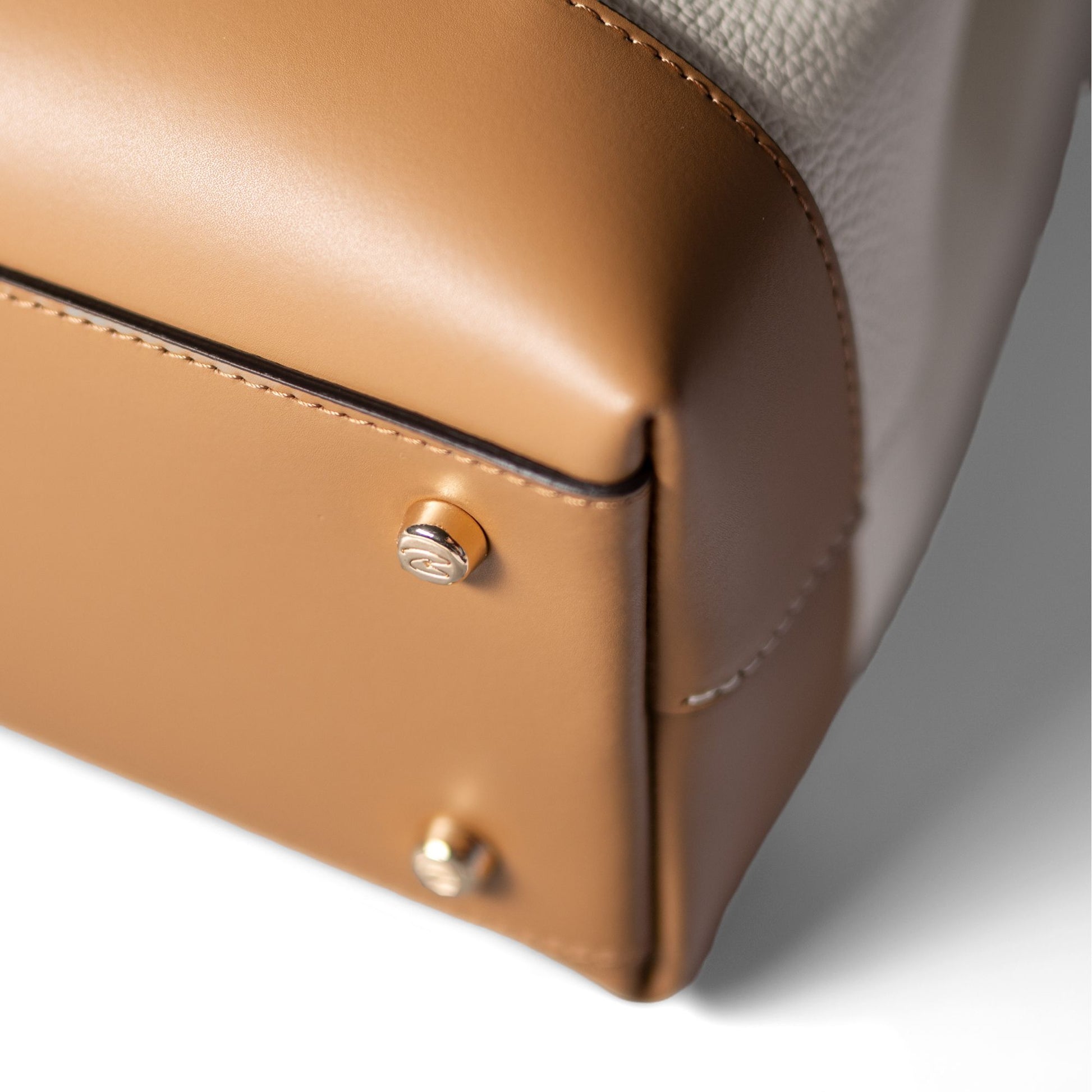 Femme Forte Minette cream calfskin leather handbag - - Isabel Bernard