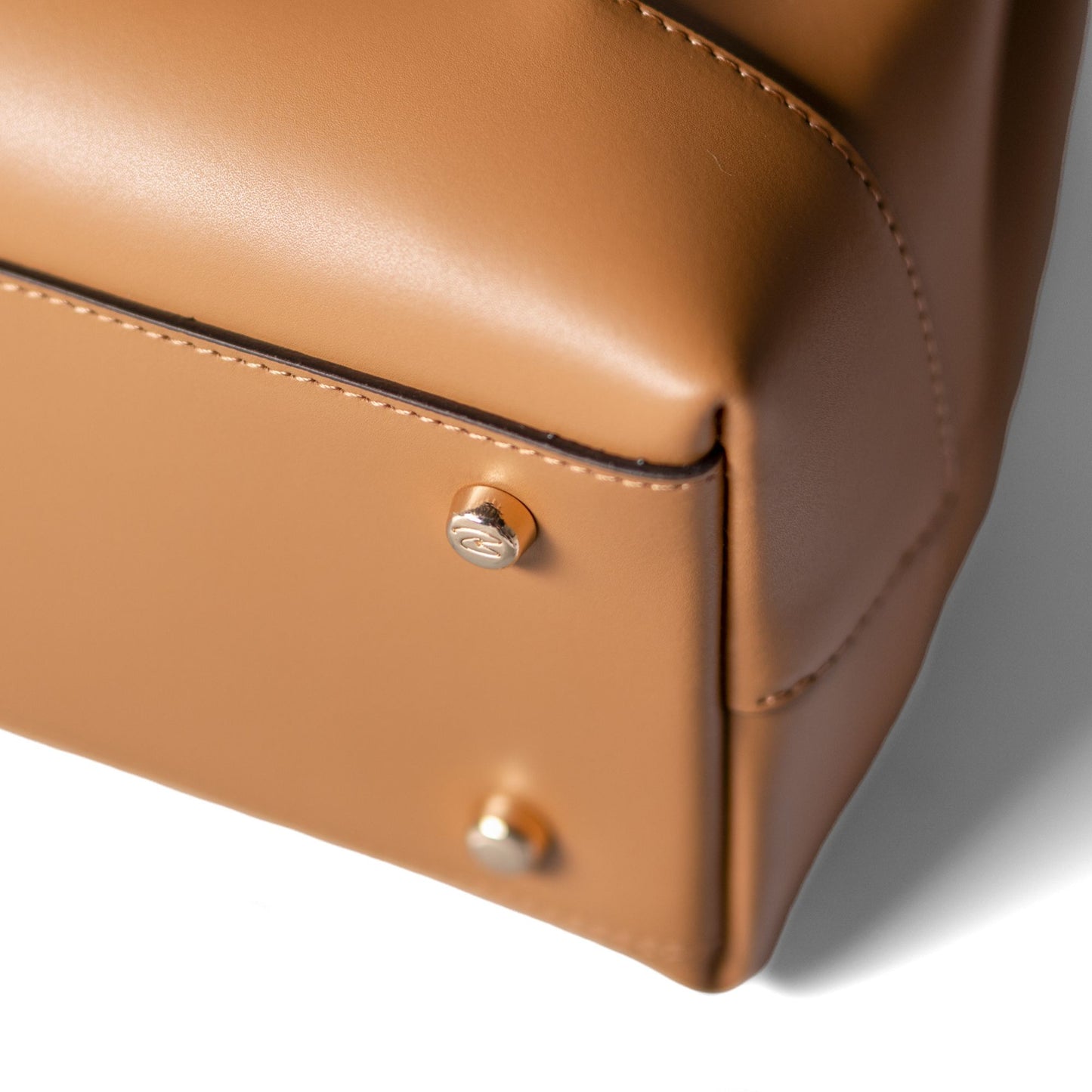 Femme Forte Minette camel calfskin leather handbag - - Isabel Bernard