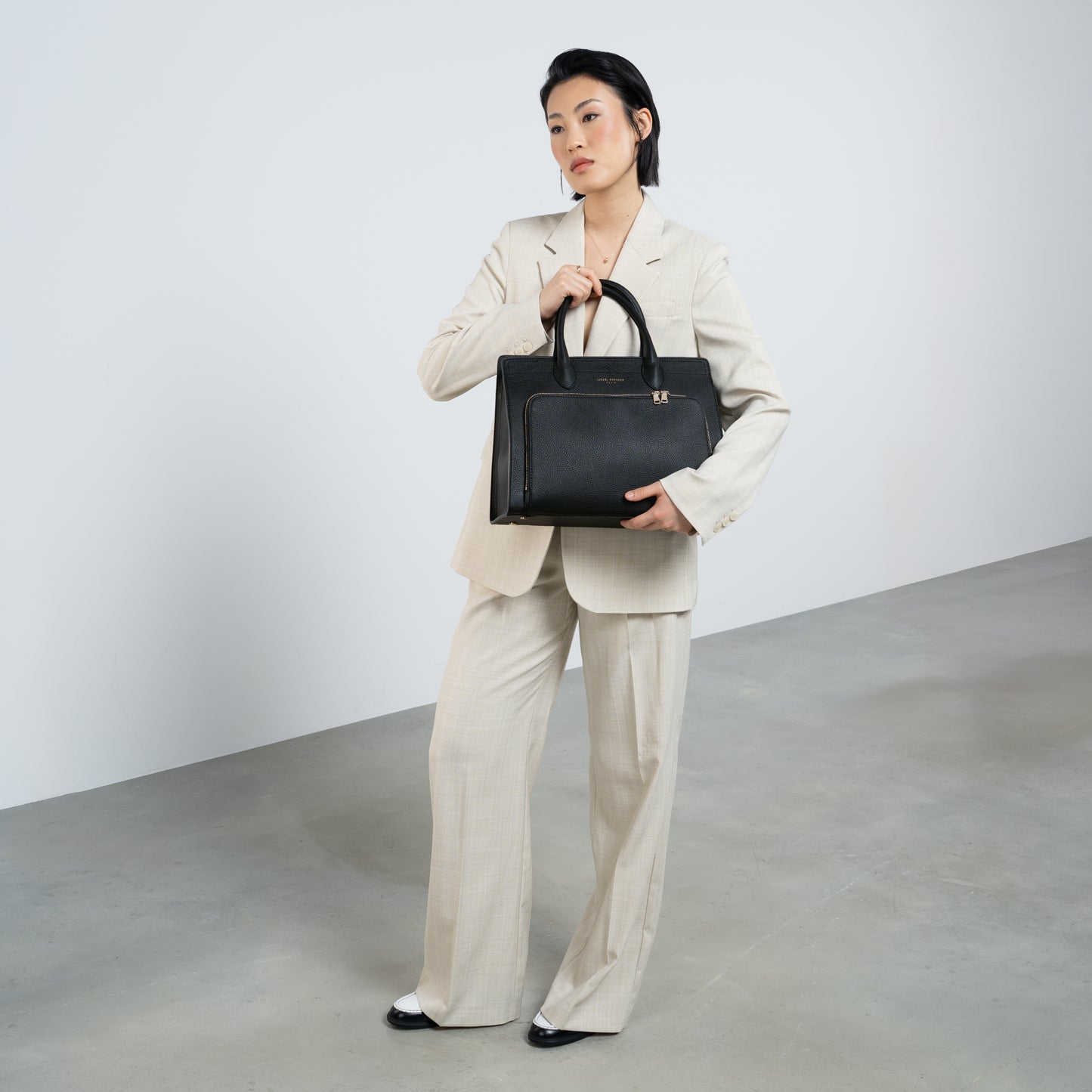 Honoré Nadine black calfskin leather handbag with 13 inch laptop pocket - - Isabel Bernard