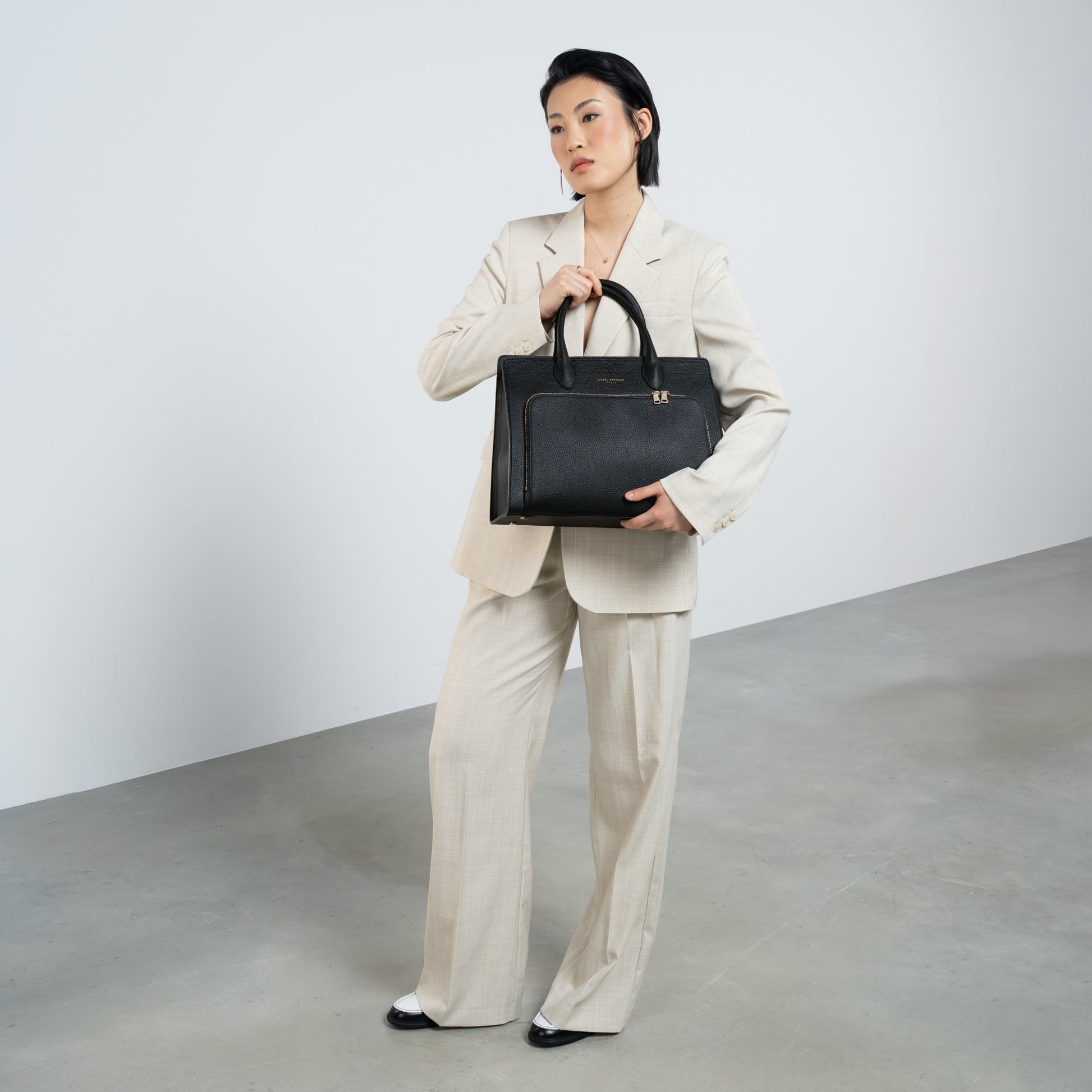 Honoré Nadine black calfskin leather handbag with 13 inch laptop pocket - - Isabel Bernard