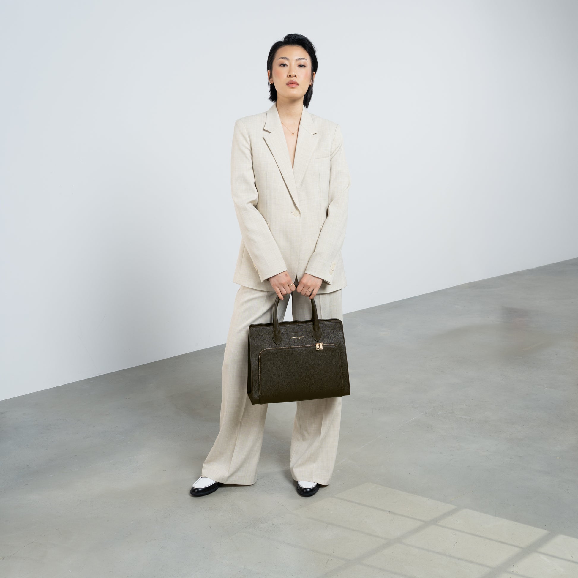 Honoré Nadine brown calfskin leather handbag with 13 inch laptop pocket - - Isabel Bernard