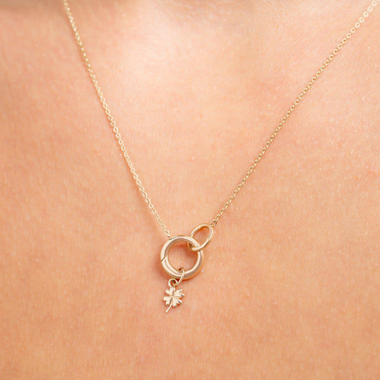 Le Marais Clover 14 karat gold charm - - Isabel Bernard