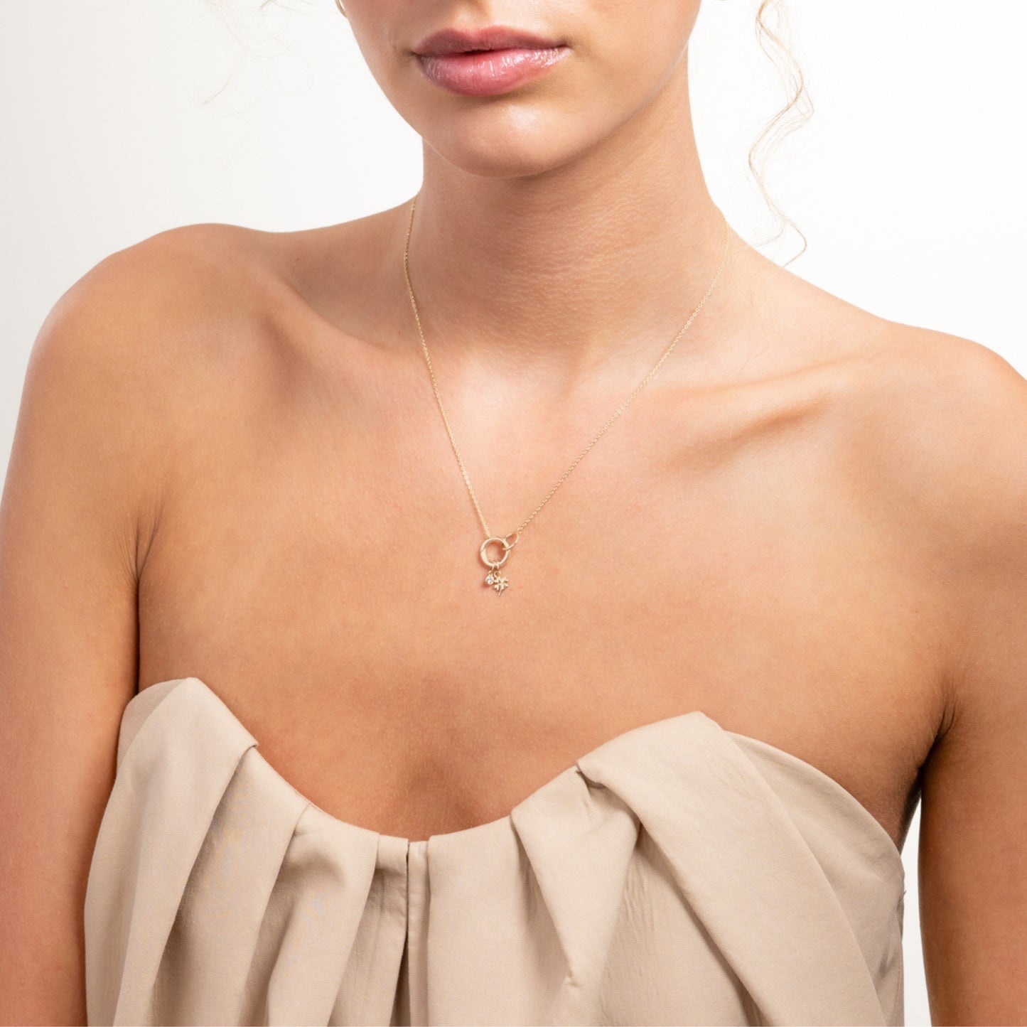 Le Marais Clover 14 karat gold charm - - Isabel Bernard