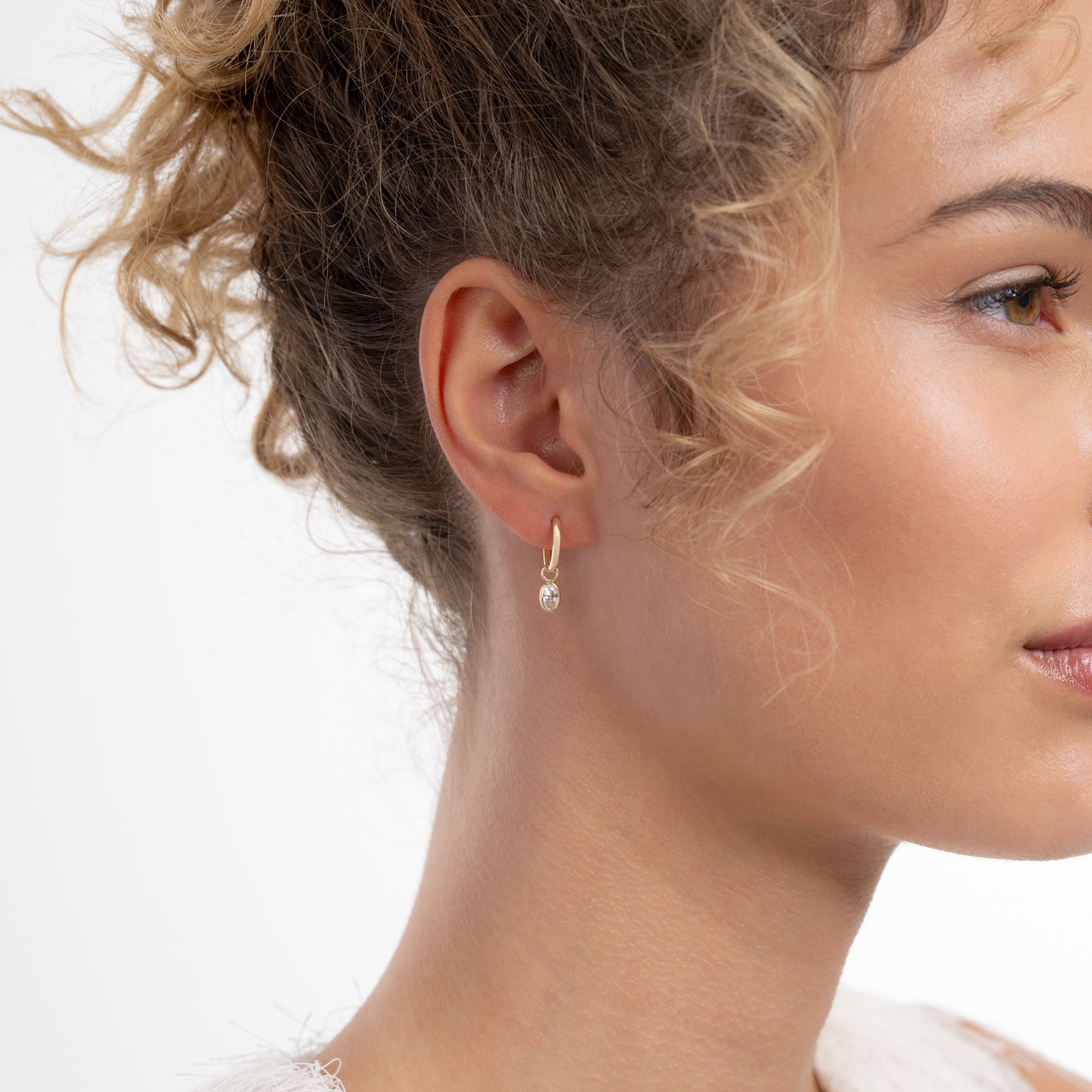 Le Marais Sophie 14 Karat Gold Hoop Earrings With Zirconia Stone - - Isabel Bernard