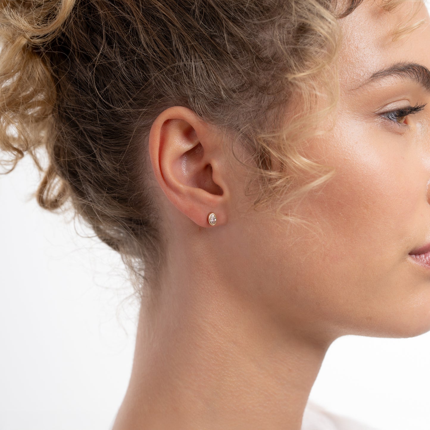 Le Marais Sophie 14 Karat Gold Earrings With Zirconia Stone - - Isabel Bernard