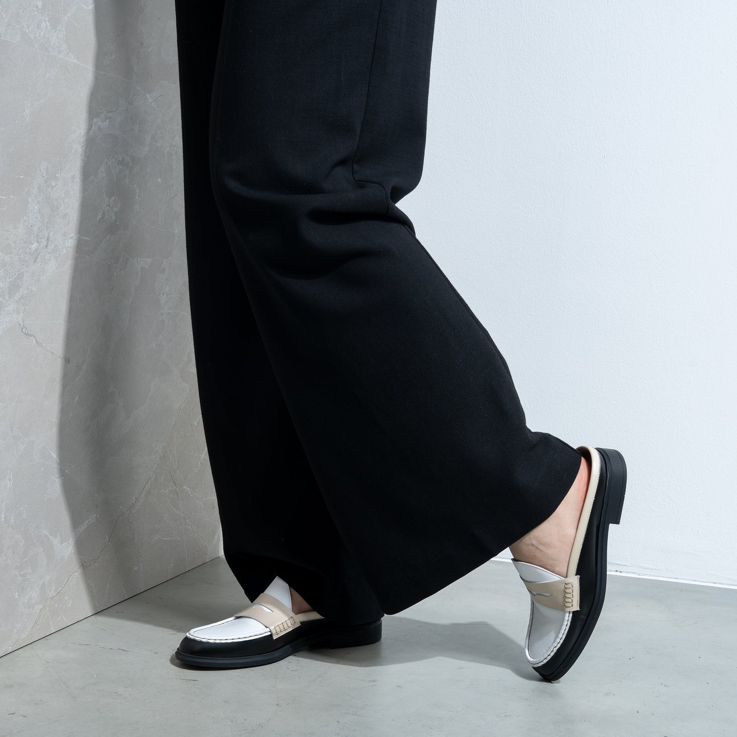 Vendôme Blandine Black And White Calfskin Leather Mules With White Details - - Isabel Bernard