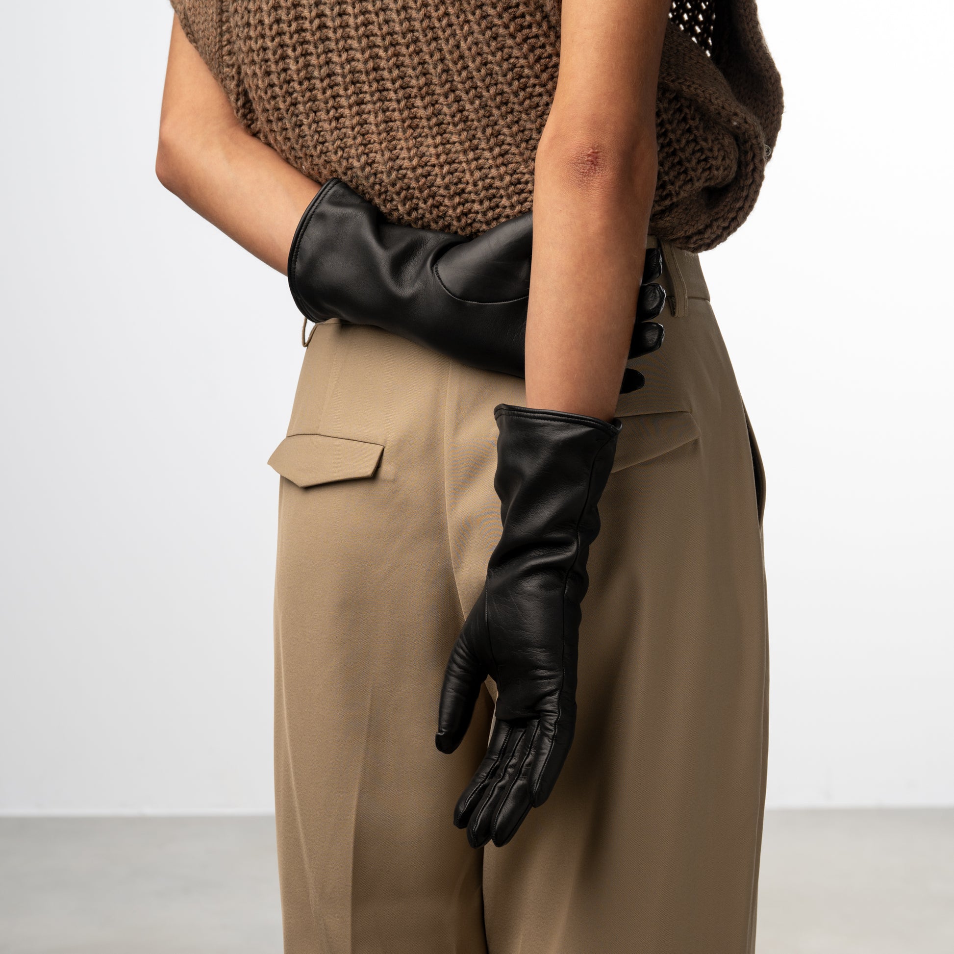 Honoré Sylvie black goatskin leather gloves - - Isabel Bernard