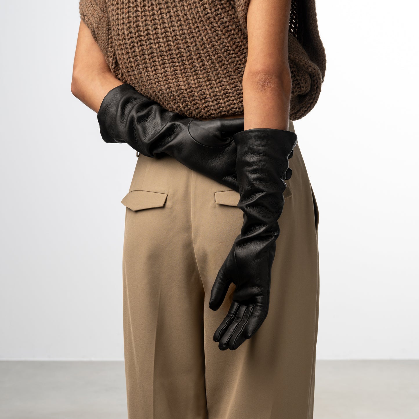 Honoré Ines black goatskin leather gloves - - Isabel Bernard