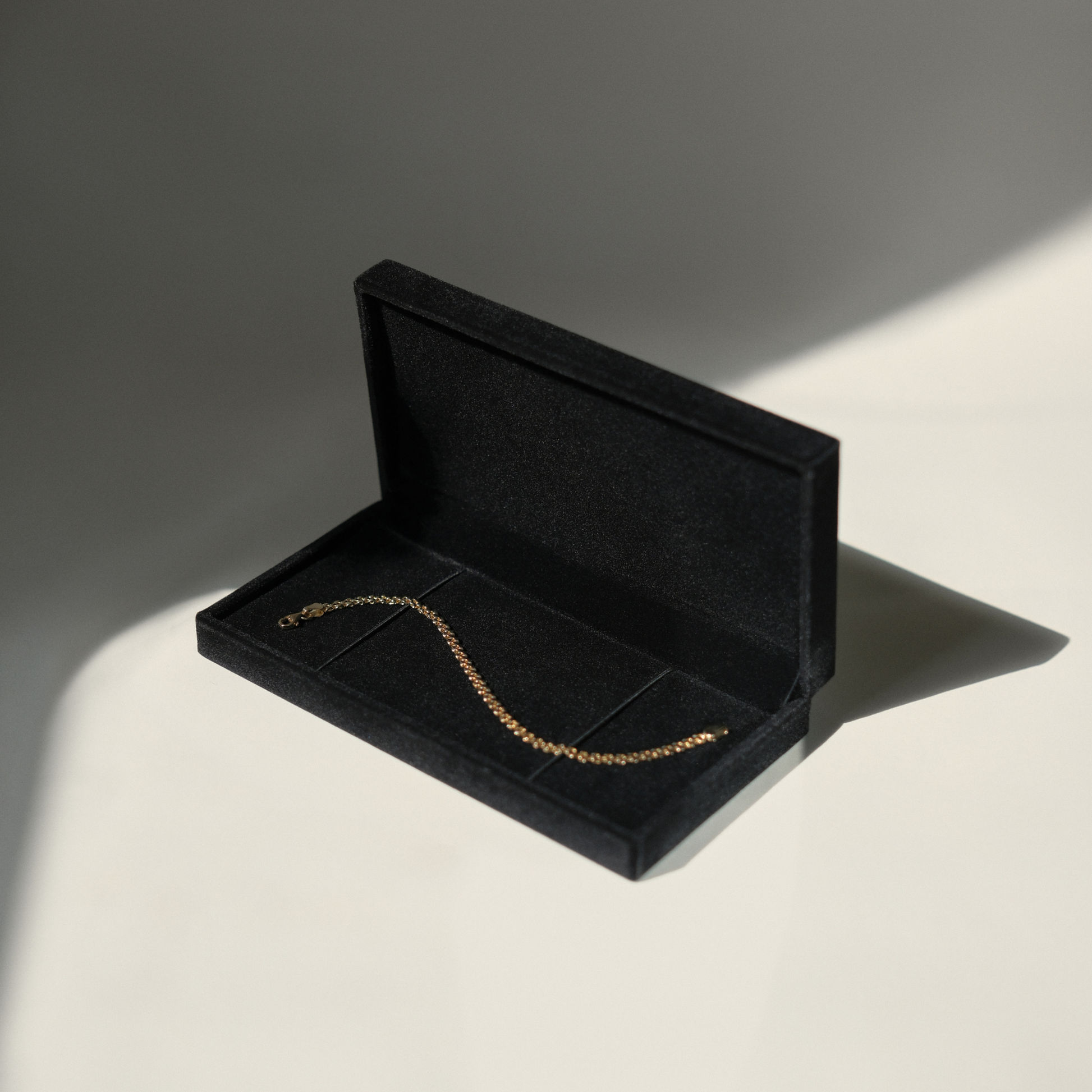 Cadeau d'Isabel black luxury bracelet and necklace box - - Isabel Bernard