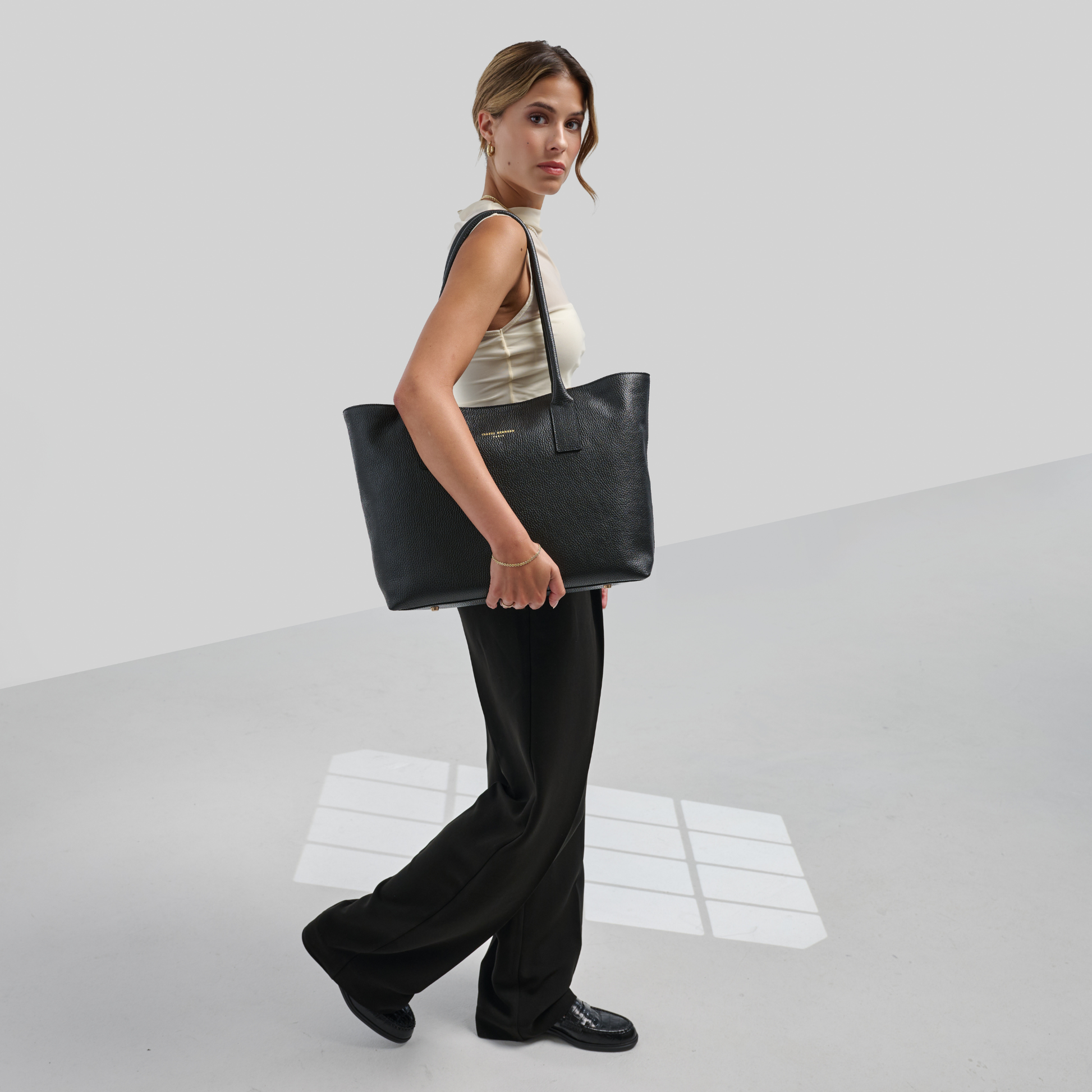 Honoré Elin Black calfskin leather shoulder bag - - Isabel Bernard