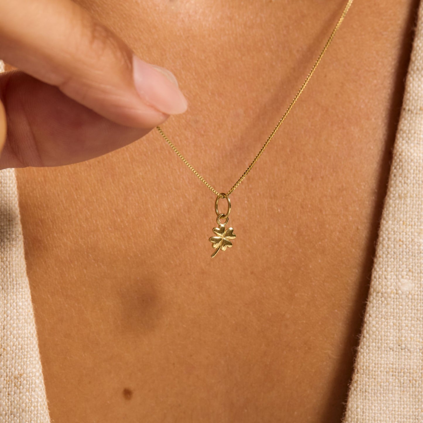 Le Marais Clover 14 karat gold charm - - Isabel Bernard