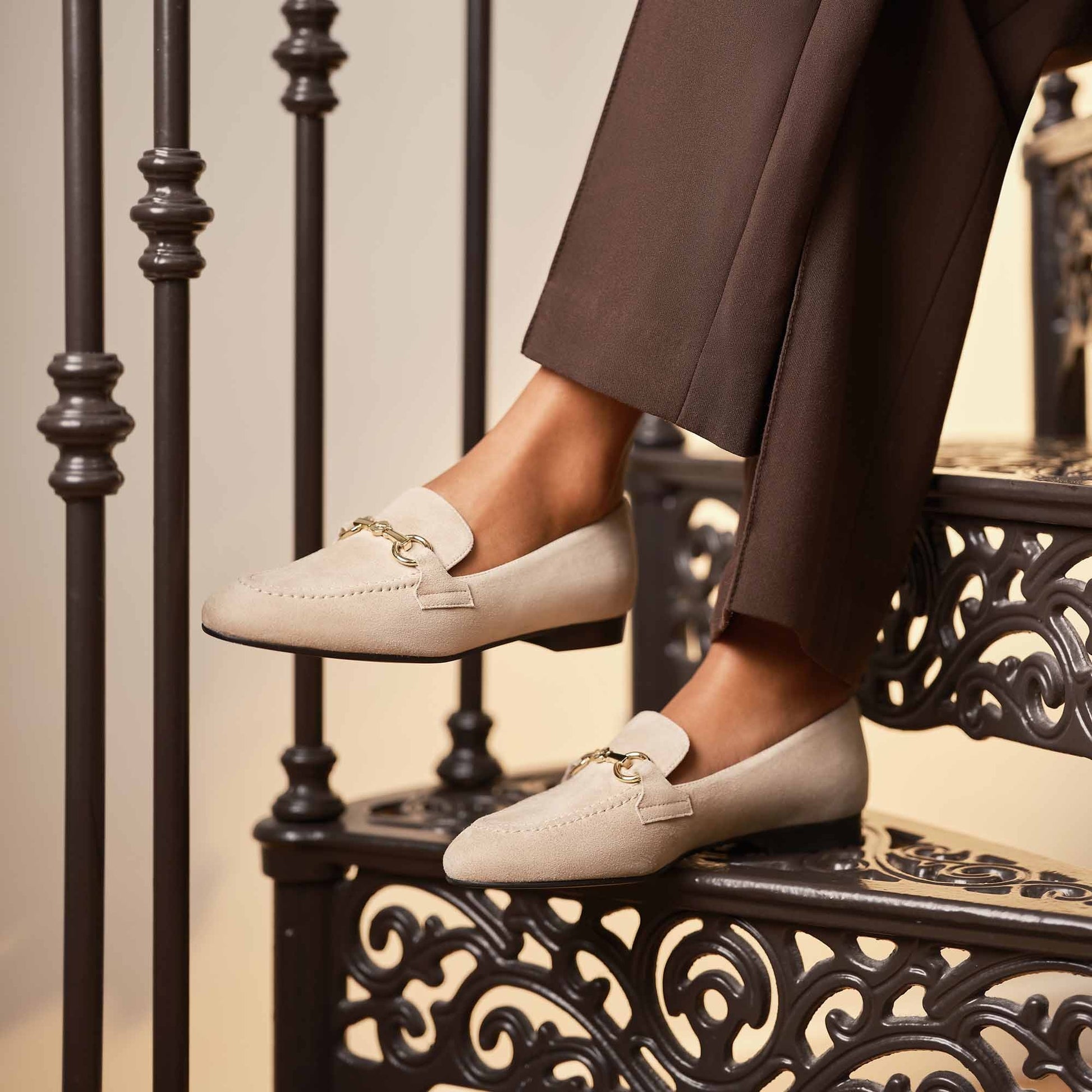 Isabel Bernard - beige Wildleder-Loafers IB51100-174
